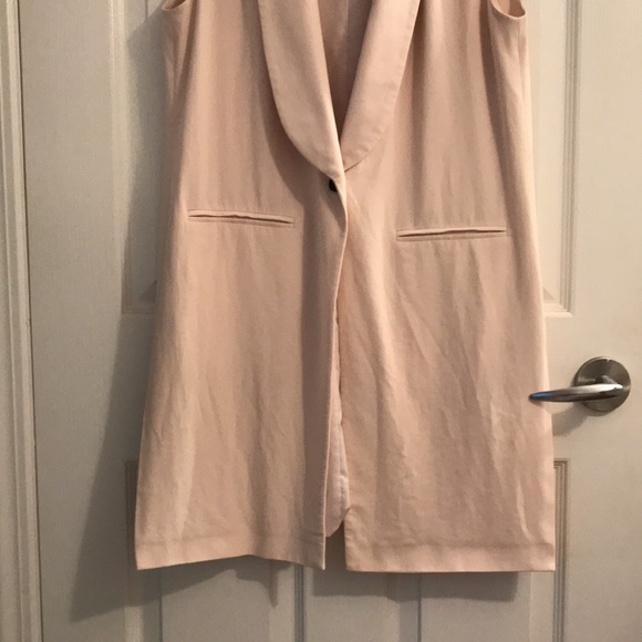 Club Monaco long beige collared vest, size medium - Picture 6 of 10